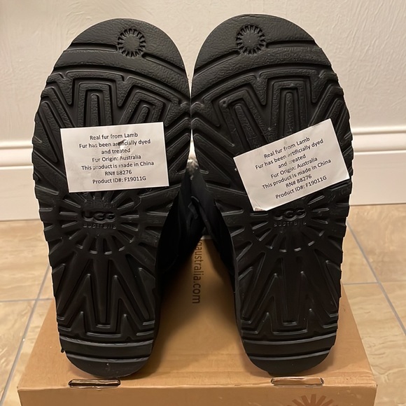 New UGG Bailey Button Boots, Black - Picture 7 of 7